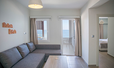 Standart Kısmi Deniz Manzaralı İki Kişilik Oda 